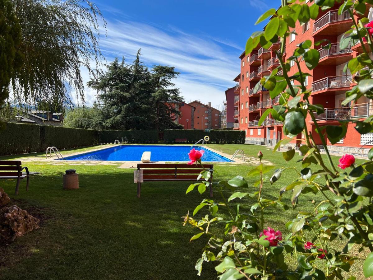 Ferienwohnung Piso Puigcerda Vistas Y Piscina Exterior foto